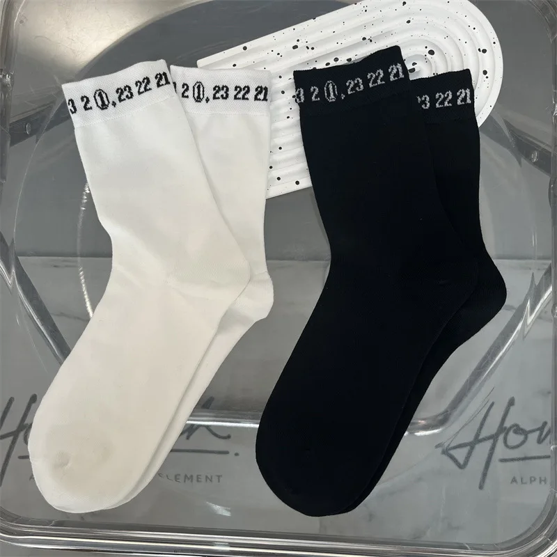 

Women Ladies Korean European Styles Summer Thin Breathable Numbers Black White Combed Cotton Socks Sports Casual Middle Tube Sox