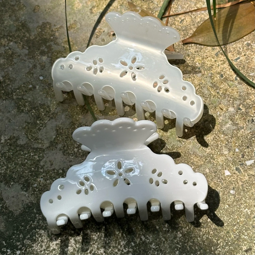 French Elegant White Floral Lace Hair Claw Clip for Women Updo Styling Acetate Hair Shark Clips Vacation Bride Hair Accessorries