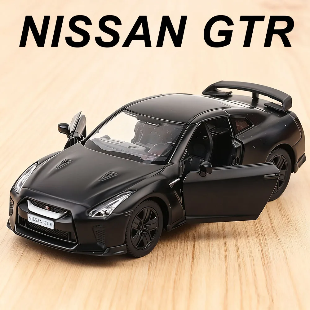 1/36 NISSAN GTR Giocattoli Modello di Auto Pressofuso Veicoli In Lega Porte Aperte Corpo In Metallo Pneumatici In Gomma Tirare Indietro Giocattolo Regali Di Compleanno per I Bambini