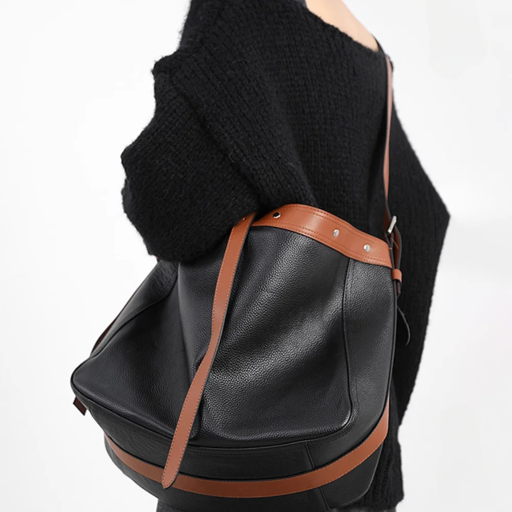 Large brown black contrasting tote bag, large capacity commuting bucket bag, crossbody bag suitable for daily commuting