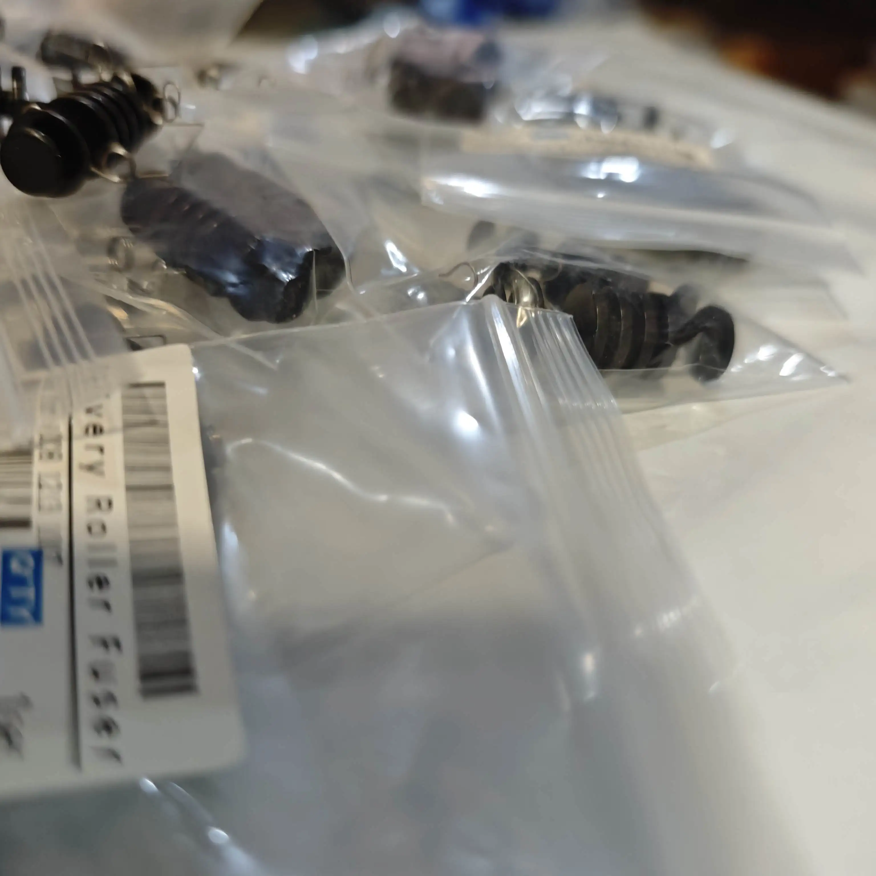 

5шт. Пружина ролика доставки бумаги фиксатора для HP P1005 P1006 P1007 P1008 P1102 P1106 P1108 M1132 M1136 M1139 M1212 M1213