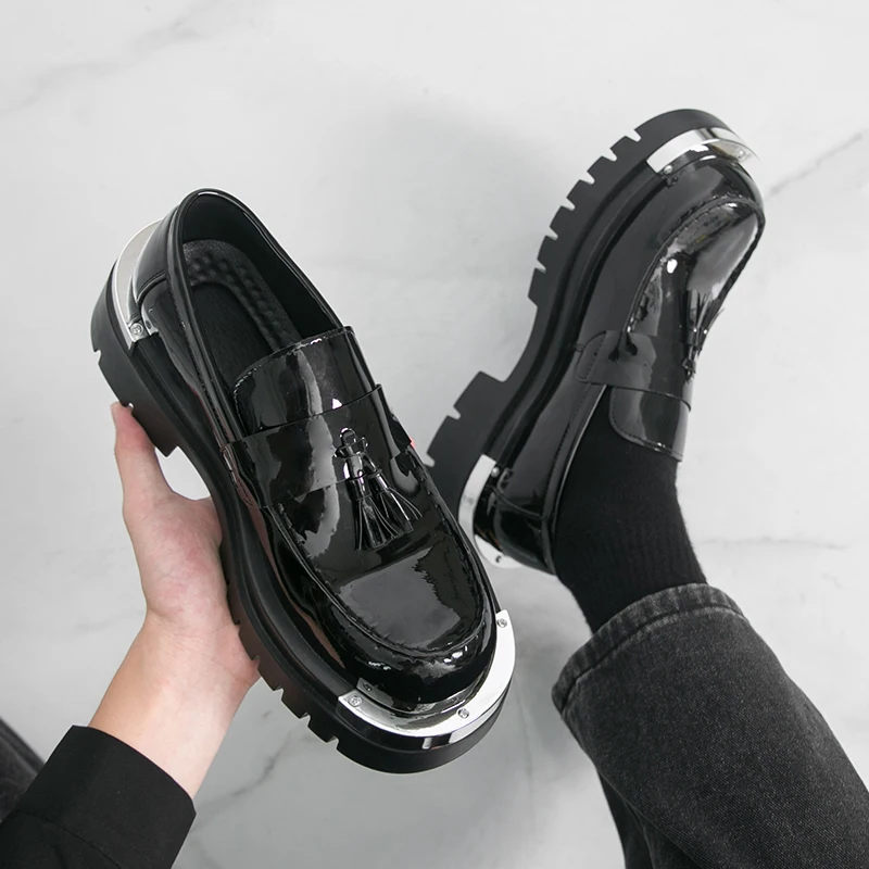 

Men's thick soled loafers Fashion retro British style Office or Business Leisure Party 38-46 Tassel lacquered leather shoes