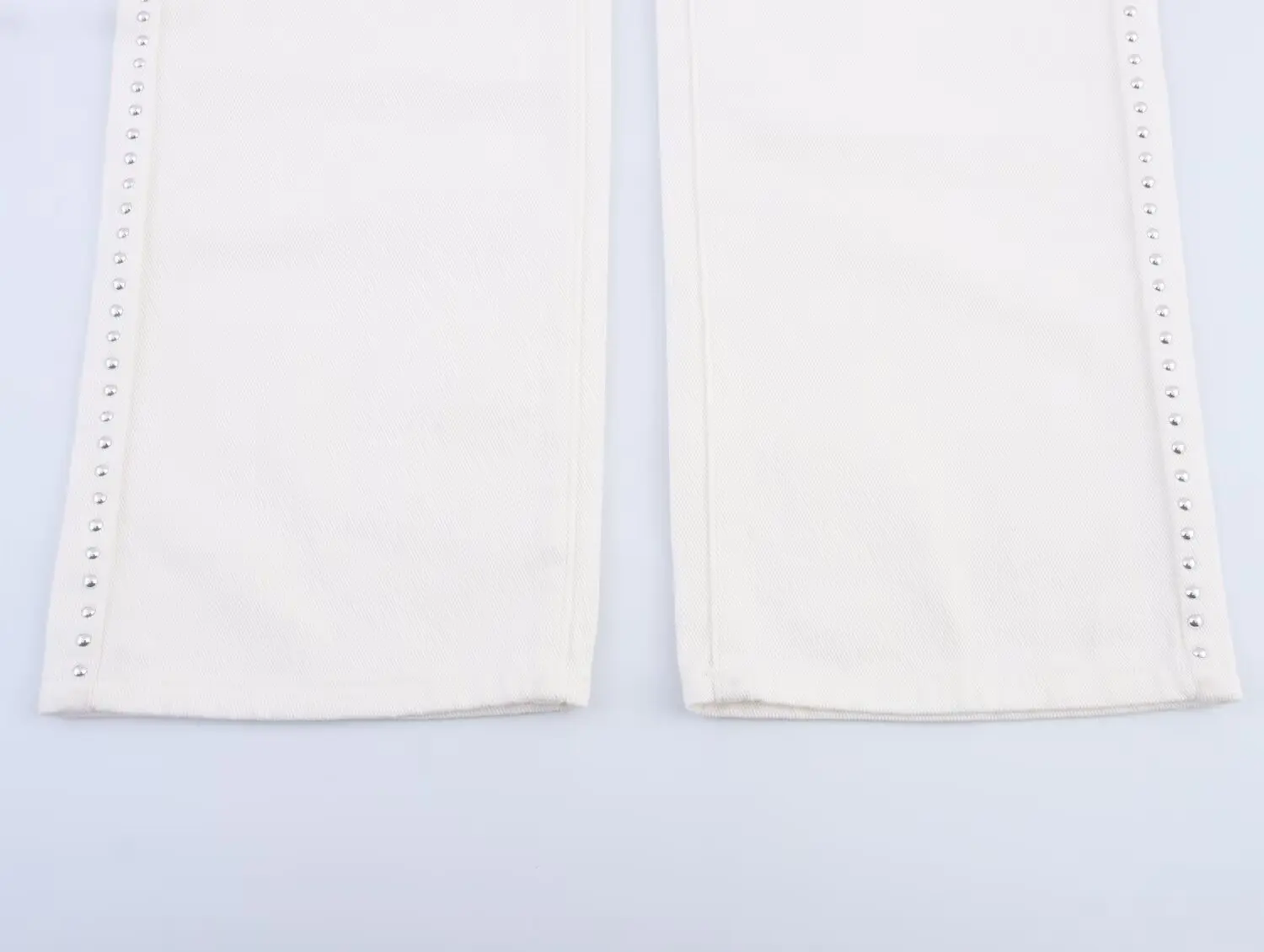 Maxdutti Nordic Minimalist Rivet Decoration High Waist Jeans Women's Casual White Straight Jeans Boyfriend Denim Pants Women