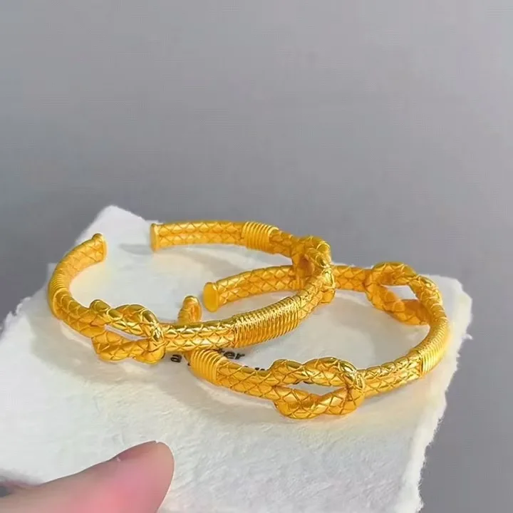 

Women's 24K Gold (AU999) Heracles Knot Open Bracelet | Gold-inlaid rope texture, hammered finish with adjustable clasp