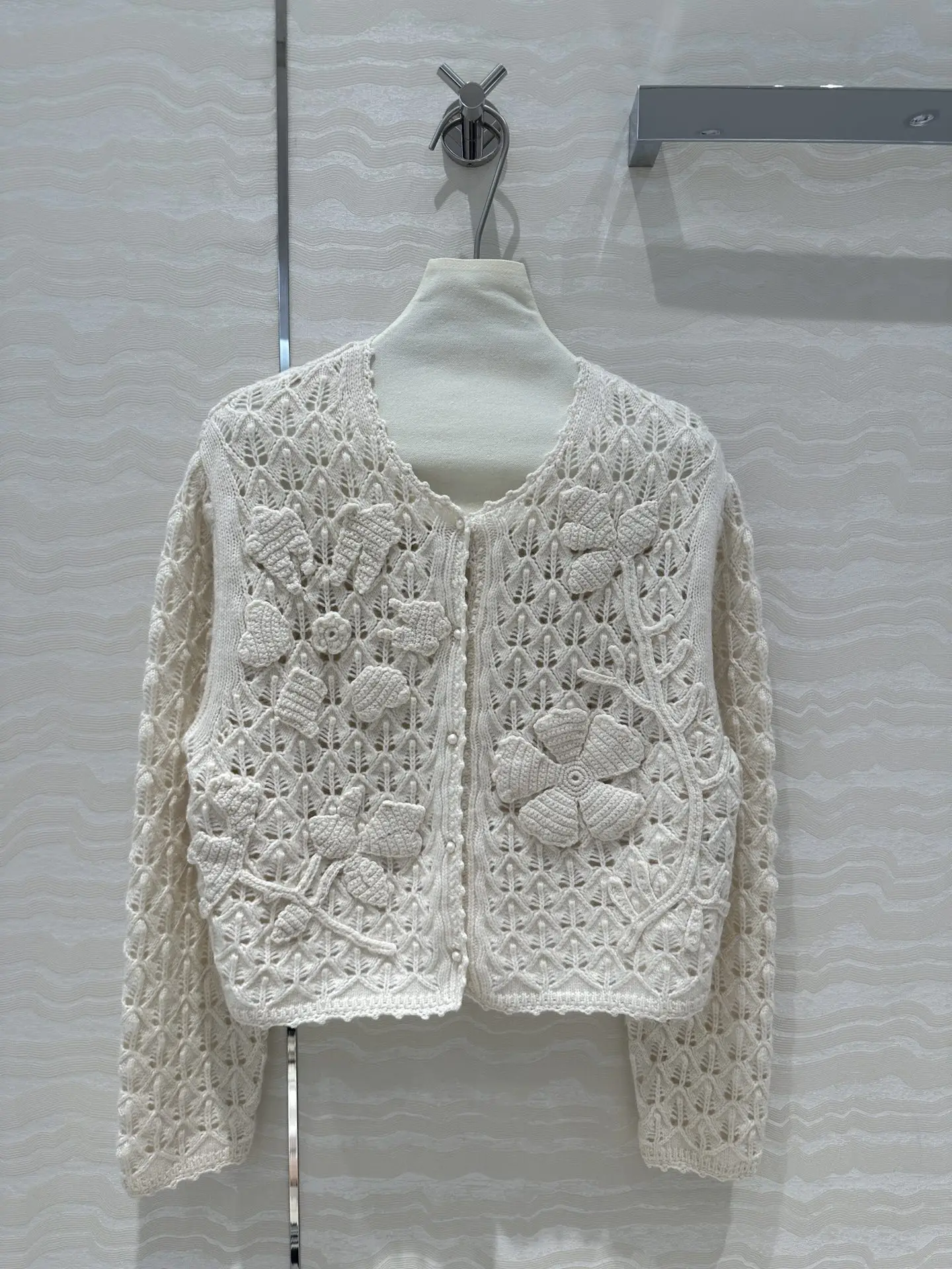 2024 Summer and Autumn New High Quality Women\'s Clothing Three dimensional handmade crochet cashmere pearl buckle jacket 0719