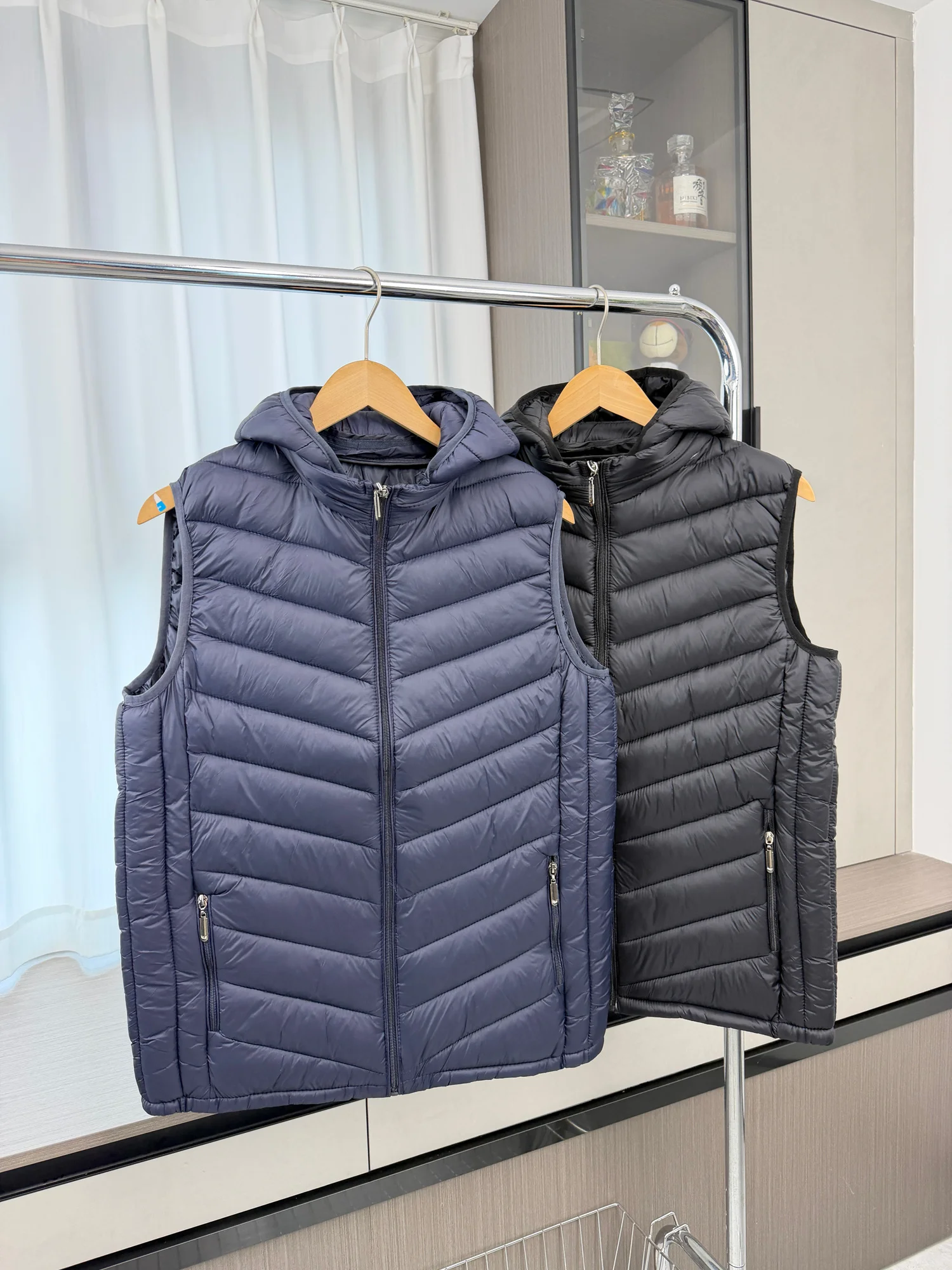 

Мужской повседневный легкий жилет с капюшоном, съемными элементами, теплый, хлопковый, модный городской стиль, приталенный крой, для зимнего сезона, однотонный