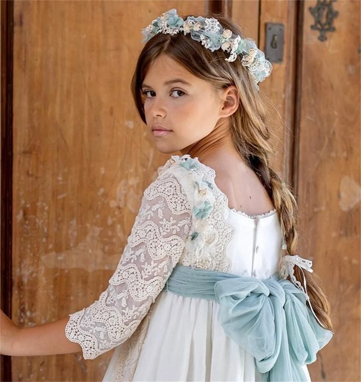 Abito da ragazza di fiori ricamato pizzo bianco manica 3/4 con cintura con fiocco abito da sposa per la comunione dei bambini con fiore piccolo