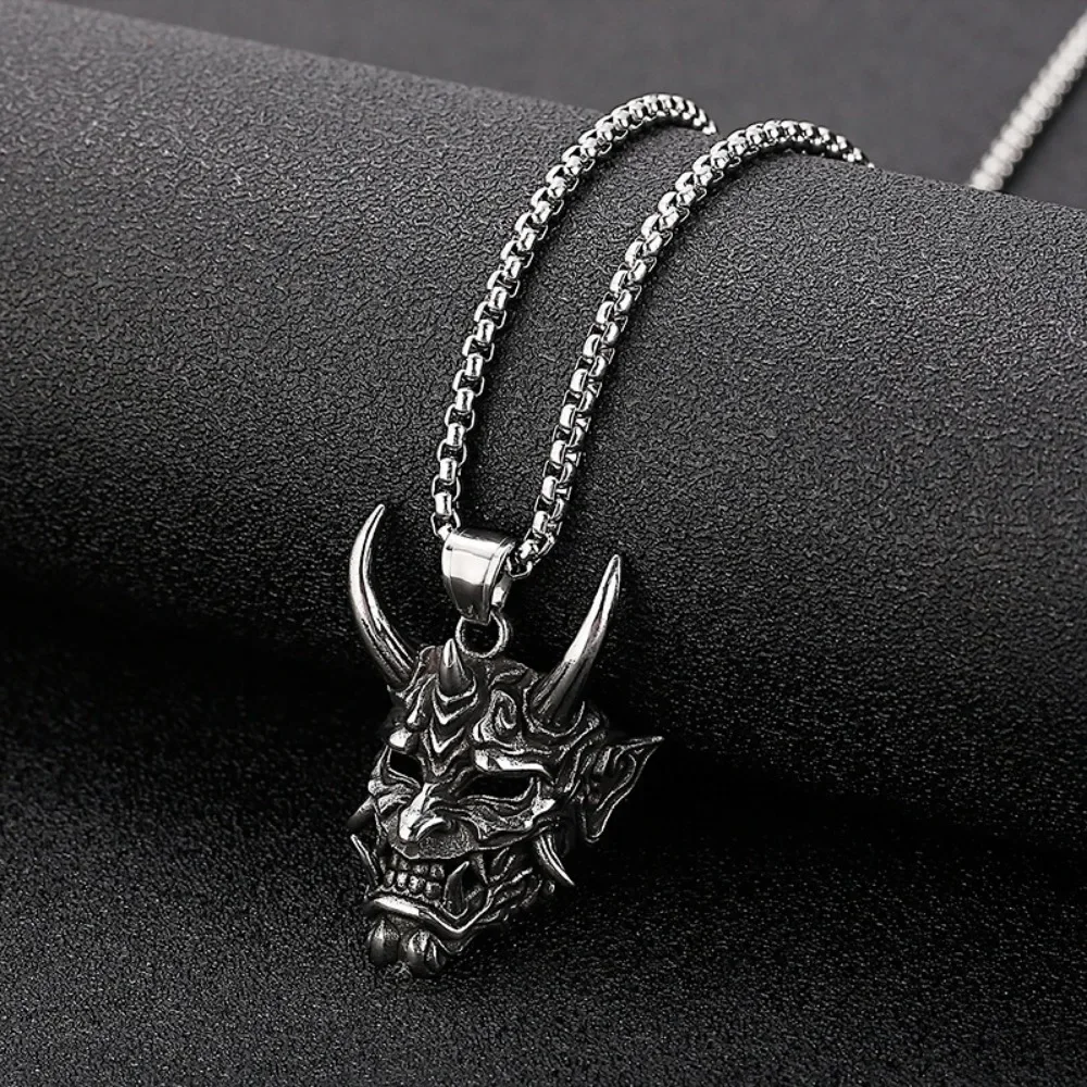 Vintage Punk Demon Mask Samurai Ghost Pendant Necklace Men's and Women's Long Chain Hip Hop Rock Party Necklace Gift Accessories