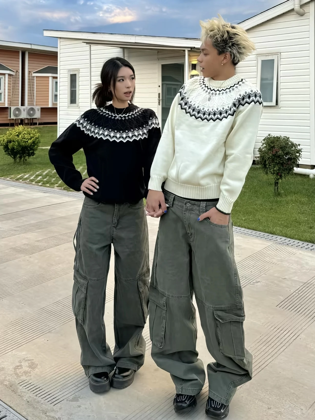 

Удобный вязаный свитер мужской с круглым вырезом, свободного кроя, дышащий, с длинными рукавами, с геометрическим узором, для зимы, повседневный.