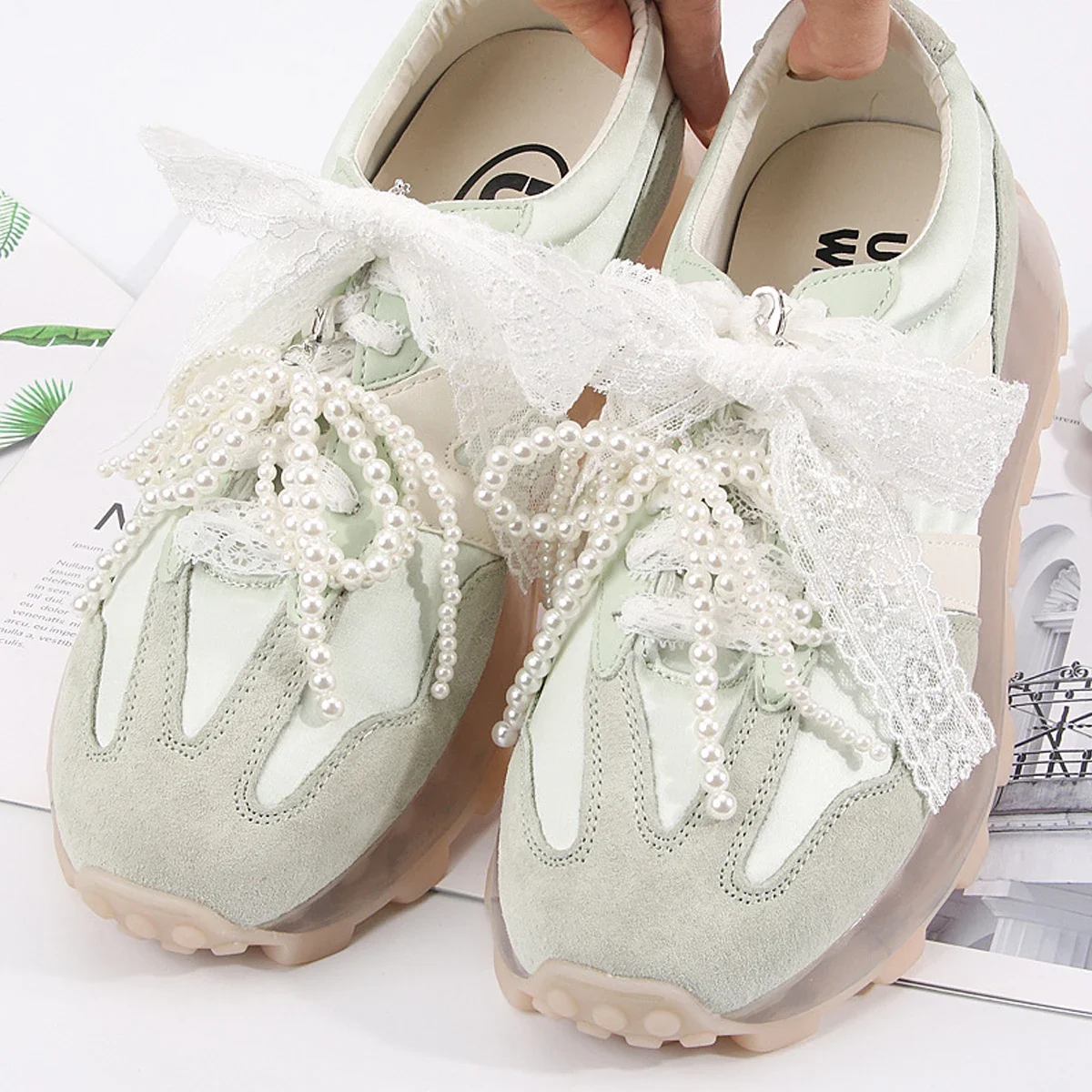 1Pairs Bowknot الأحذية الديكور مقاطع الدانتيل الأحذية مع أحذية رياضية أنيقة مطرز ، انفصال الراتنج اللؤلؤ زهرة مقاطع الأحذية الزخرفية #6