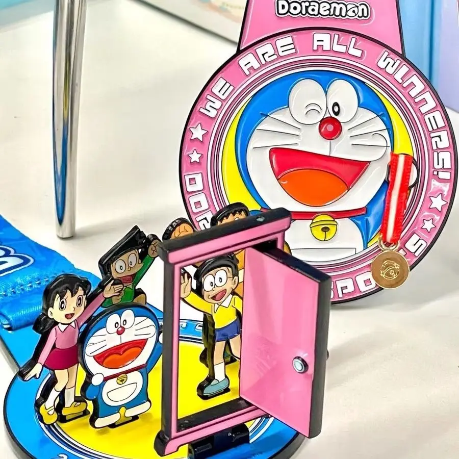 

Оригинальная новая модная игрушка-медальон с синей кошкой, исполняющая ваши мечты, с забавной функцией Anywhere Door, изображающей медаль Шизуку Нобиту.