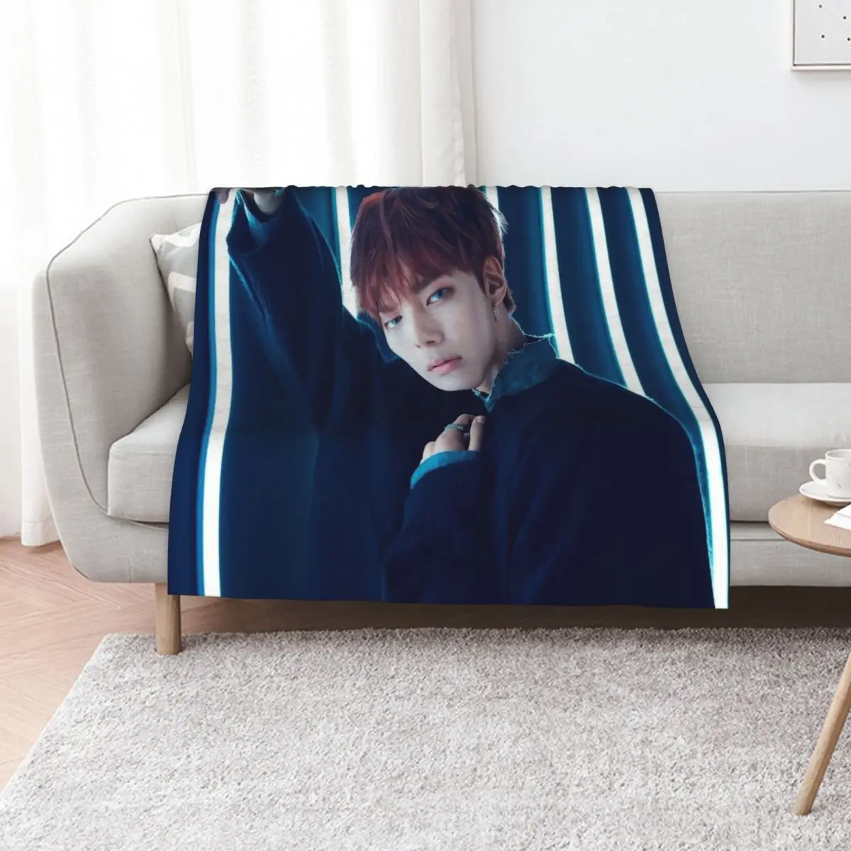 Minhyuk Throw Blanket Hair Picnic Vintage Hairys manga Summer Beddings Blankets