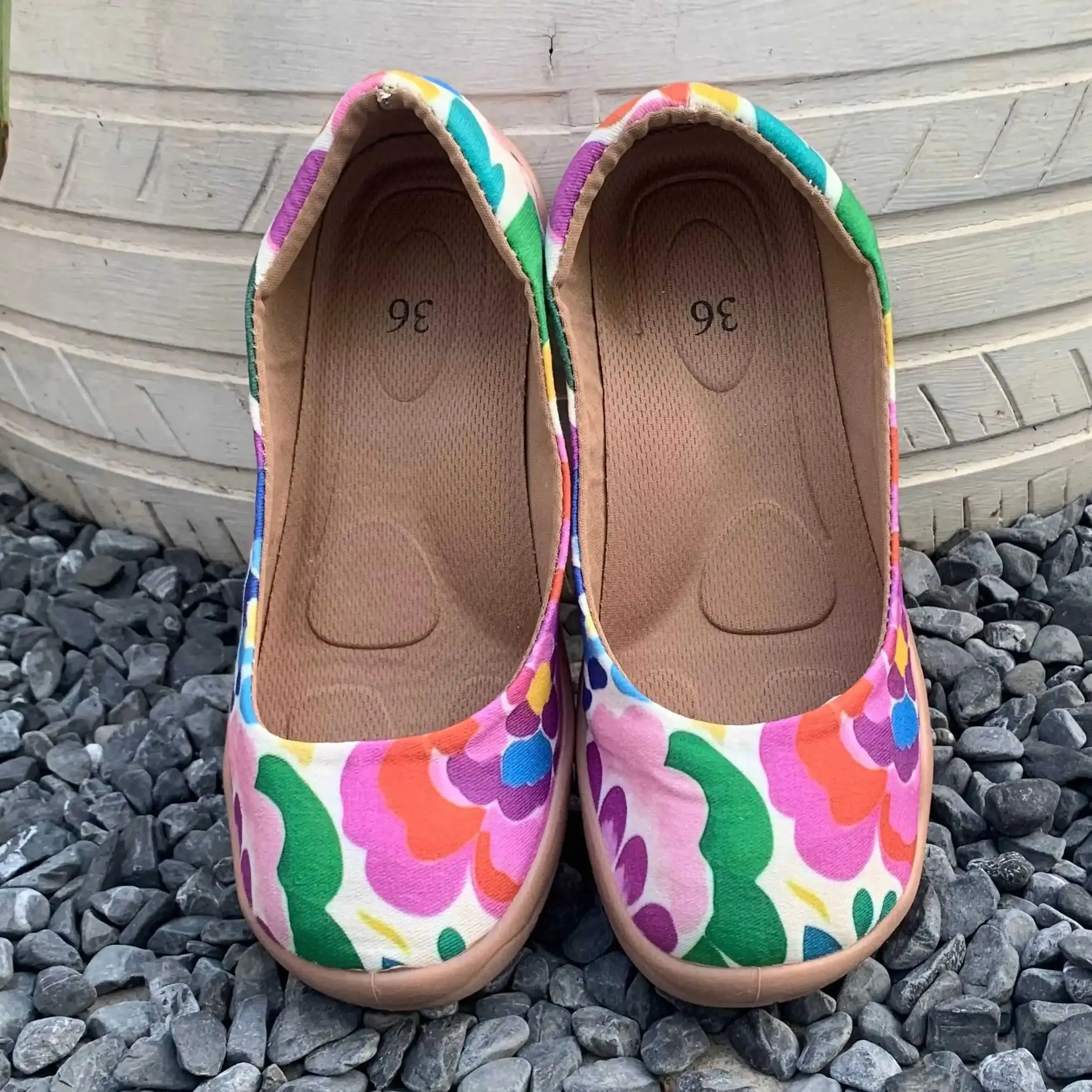 

2026 New Women's Floral Print Flat Shoes, Comfortable Soft Soles, Slip-On Style, Suitable for Middle-Aged and Elderly Mothers, Good Breathability