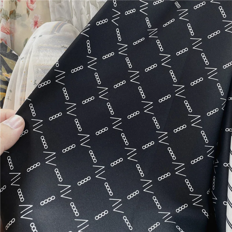 

High End Fabric Printing Satin Pajamas Dresse Swimsuits Shirts Ribbons Opaque Printing and Dyeing Fabric Industry