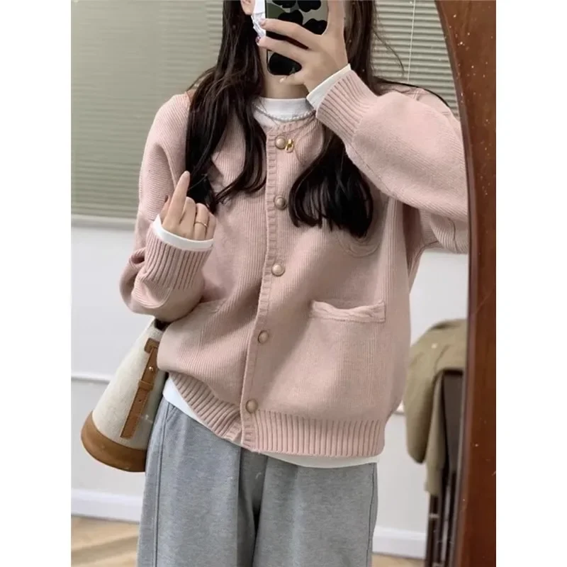 Damskie czerwone swetry rozpinane z dzianiny New Chic O-Neck Single Breasted Knit Sweater Big Pockets Cardigans Sweater Christmas New Year Clothes