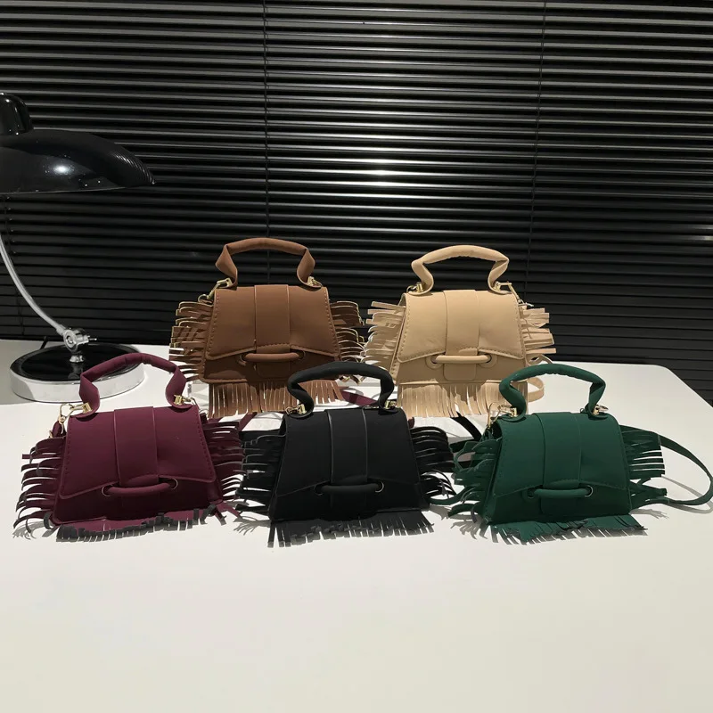 

Women Faux Suede Shoulder Bag Fringe Crossbody Bag Solid Color With Tassel Chic Hobo Bag Fashion Tote Handbag