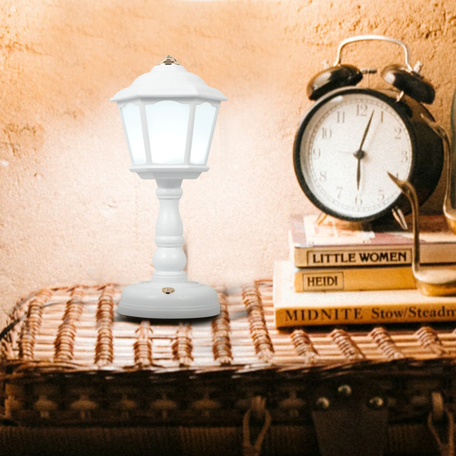 

1 set 1 Set Retro Palace Style Table Lamp Usb Charging Mini Night Light For Bedroom Dorm Home Decor Led Bedside Lamp