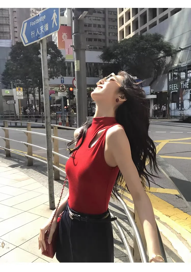 

Women’s Threaded Half-High Neck Openwork Collarbone-Revealing Sleeveless Top: Stylish, Figure-Hugging, Stretch Fabric