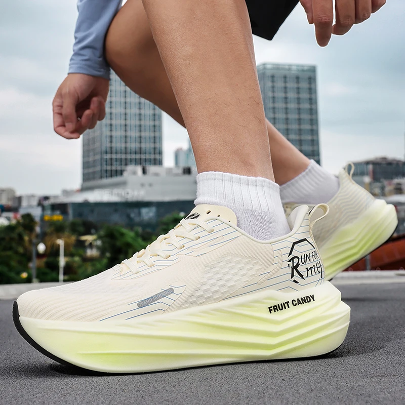 

New breathable mesh running shoes for students lightweight, shock-absorbing and comfortable thick-soled sports shoes