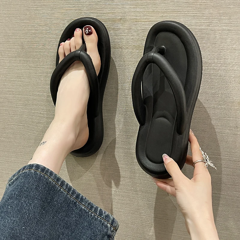 Soft Sole EVA Women's Flip Flops 2025 Summer Beach Non-slip Cloud Slippers Women Thick Platform Clip Toe Bathroom Slides