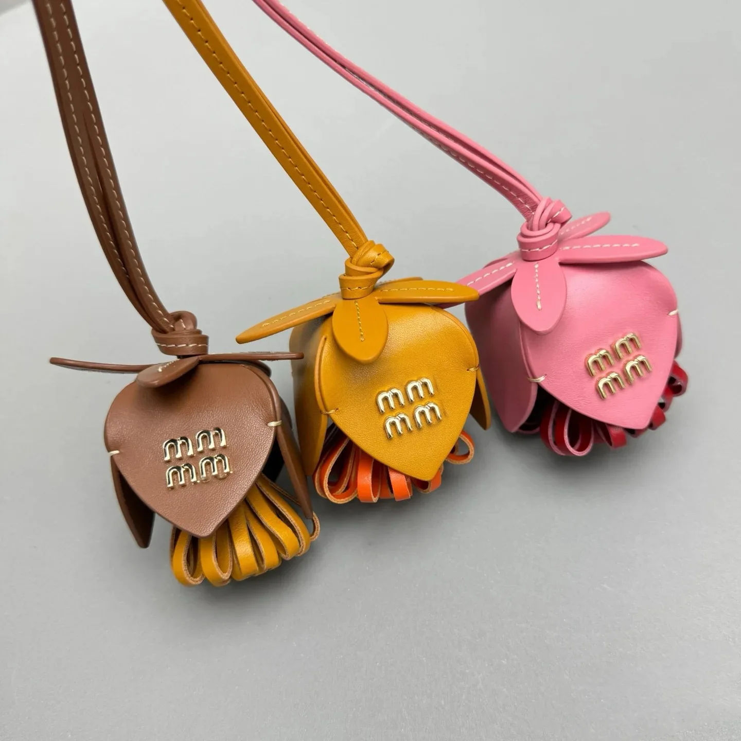 Niche High-end Miu Letter Genuine Leather Flower Dud Flower Bag Pendant Car Hanging Decoration Ins Wind Hanging Rope