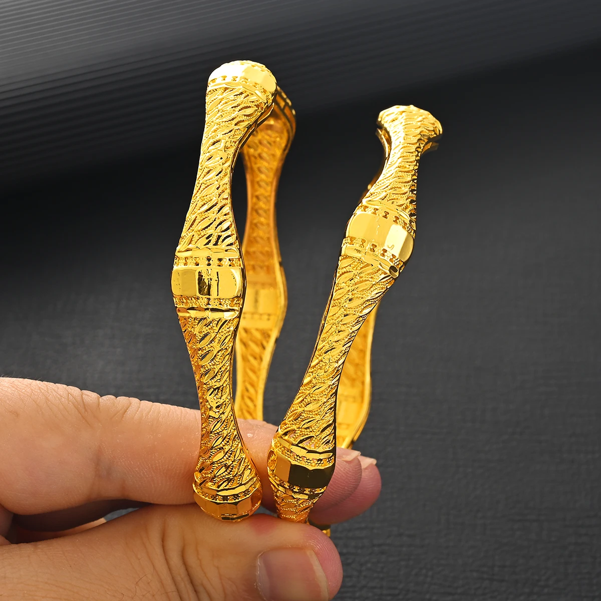 여성용 골드 컬러 두바이 뱅글, 중동 에티오피아 절묘한 각인 디자인 팔찌, 아프리카 멋진 쥬얼리, 파티 선물, 68mm