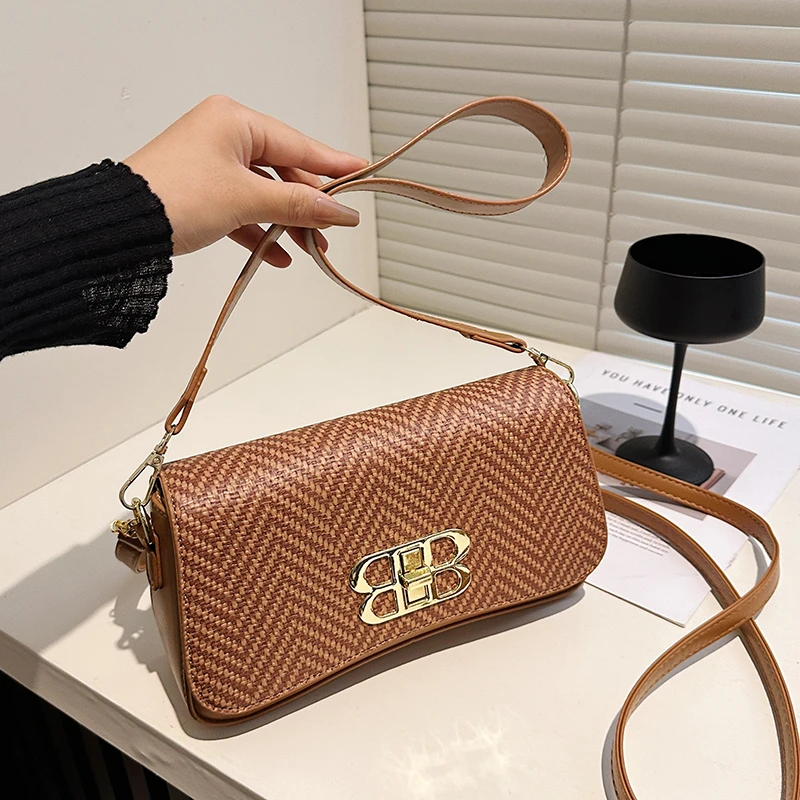 

Elegant Fashionable Leather Diaper Bag For Women Vintage Designer Minimalist Large Capacity Luxury Crossbody Bag