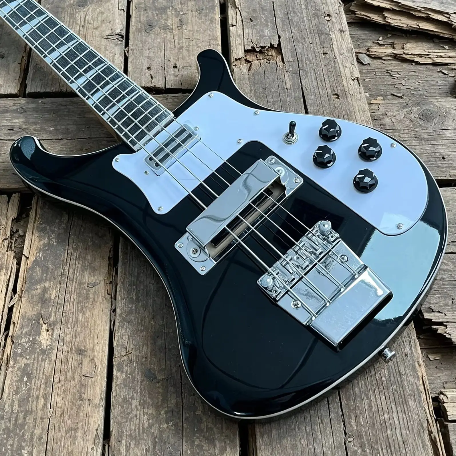

Новая черная 4-струнная электрогитара Custom, оснащенная звукоснимателями H-H, подарок в стиле электрогитары, бесплатная доставка