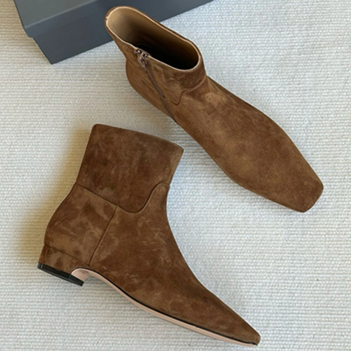 

Withered British Suede Handmade Cowhide Stitching Retro Chelsea Boots Fashion Ladies Commuter Minimalist Women's Boots Shoes