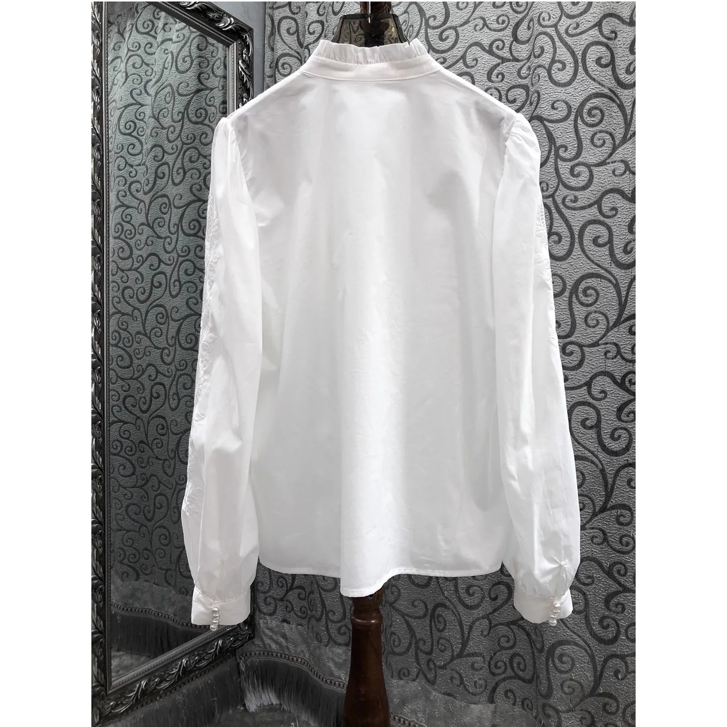 100%Cotton Shirts 2025 Autumn Style Women Exquisite Embroidery Flower Patterns Long Sleeve Elegant White Shirts Female Blusas
