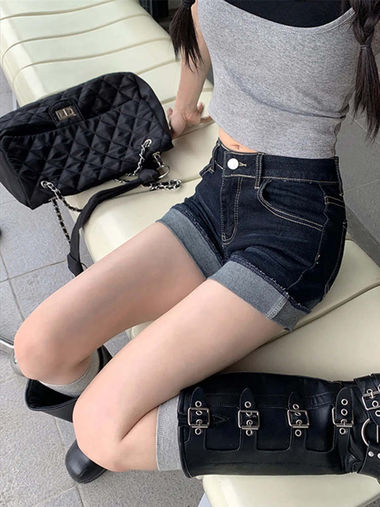 Jeans avvolgenti sui fianchi blu scuro moda stile coreano donna streetwear pantaloncini di jeans con orlo arrotolato retrò a vita alta