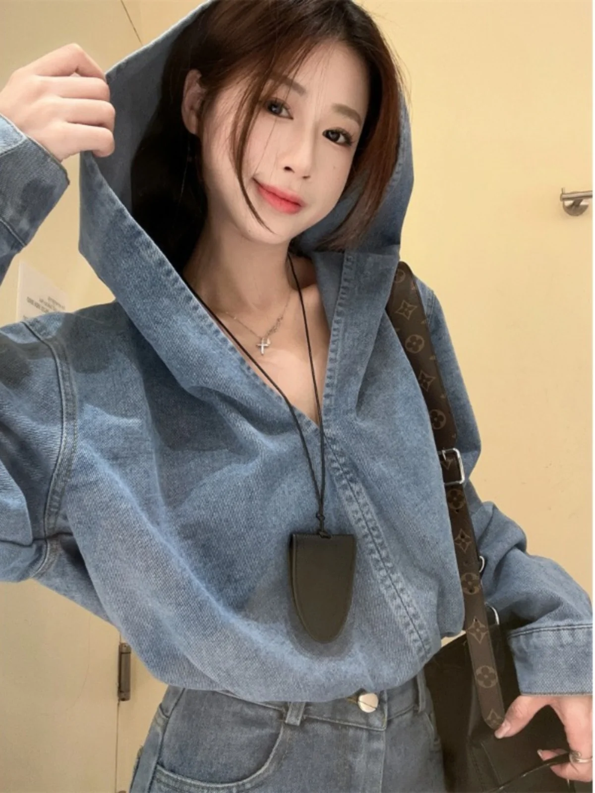

Retro Casual Denim Set Women Summer 2025 Loose Hoodie Top ort Pants Anti-Aging Two-Piece Set Faionable Student Work orm