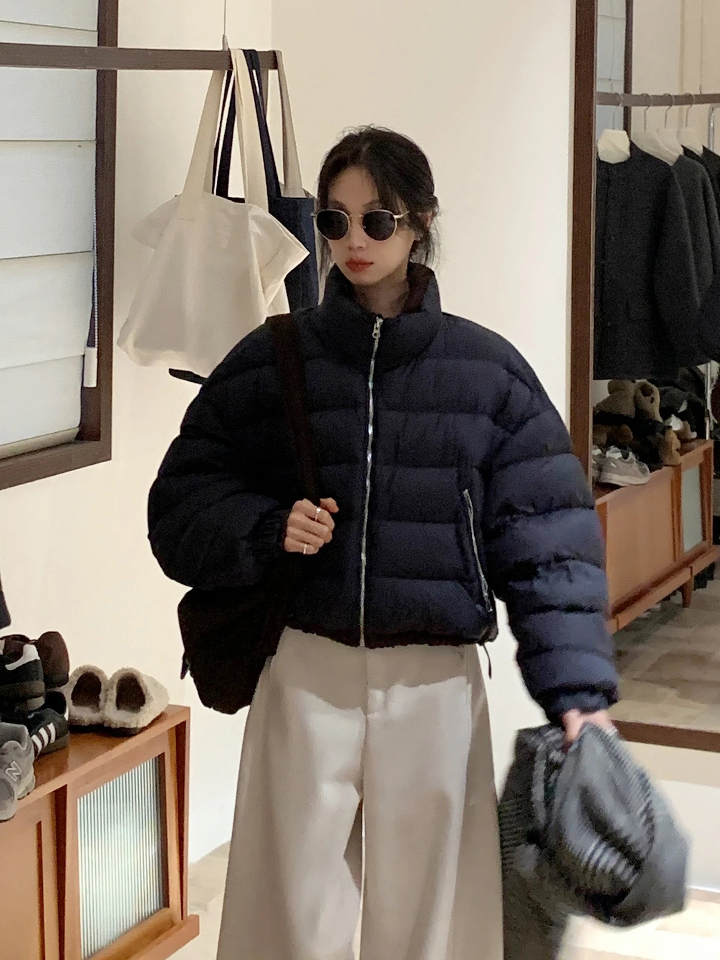 

Женская короткая пуховая куртка 90% белый пух, свободный крой, теплая, зимняя, новинка, с поясной сумкой