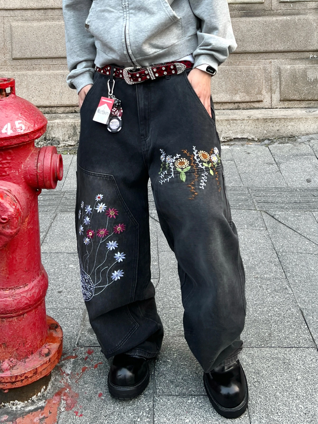 Japanese And Korean Style Jellyfish Embroidered Baggy Wide Men's Jeans, Trendy Y2K Retro Black Pants, Suitable For All Seasons