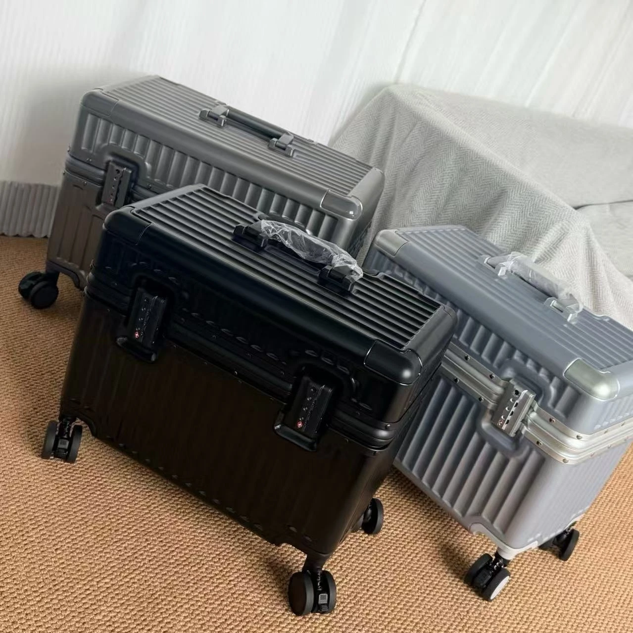 Top Opening Suitcase 18/20 Boarding Carry-on Travel Photographer Rolling Luggage PC Material with Aluminum Alloy Frame TSA Lock