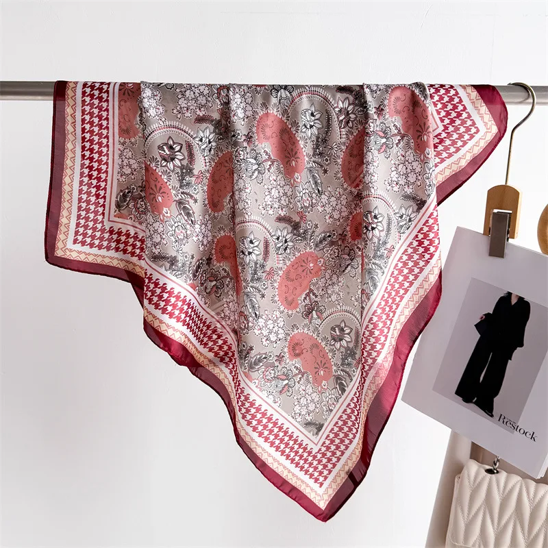 

Корейская версия 70, маленький квадратный шарф, имитация шелкового шарфа, платок, весенне-летний шарф с принтом «гусиные лапки», профессиональный вер.