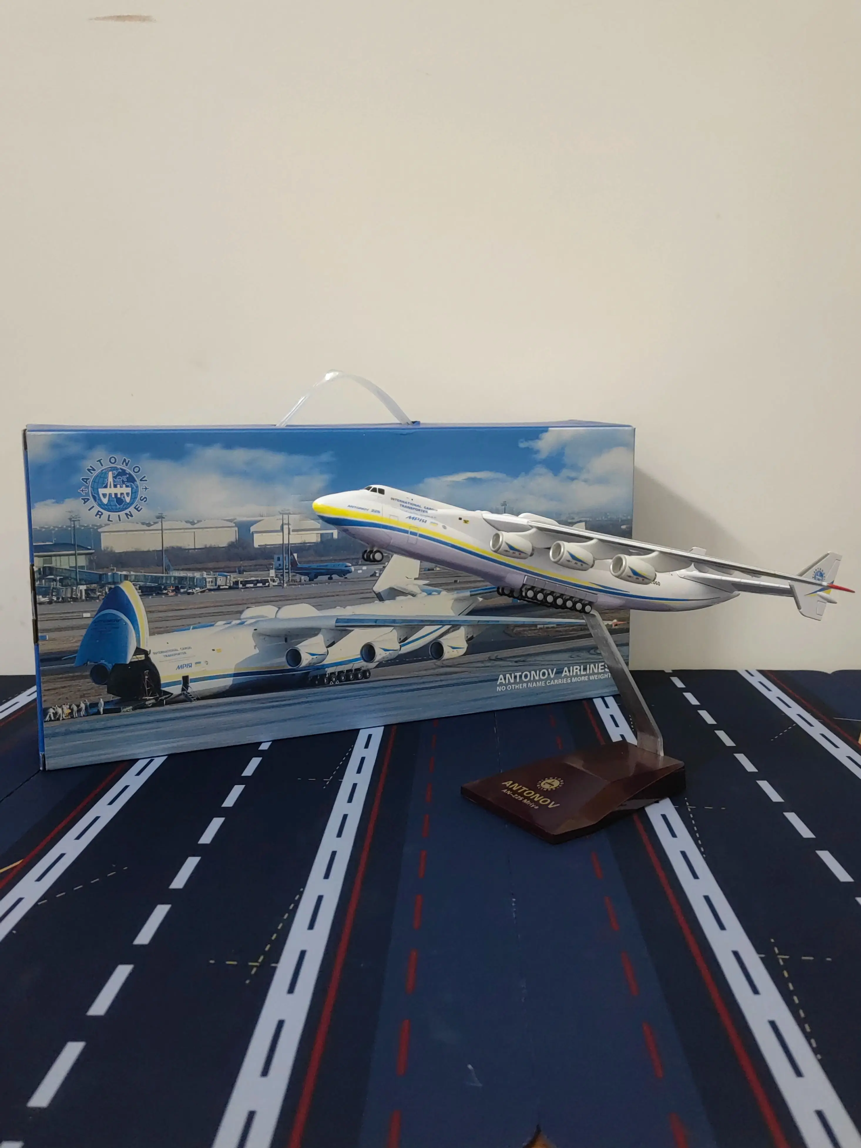 Antonow An-225 Ukraińska Mriya w skali 1/200, żywica, 31 cm, model samolotu transportowego, kolekcjonerska zabawka dla dzieci, prezent, lotnictwo, miniatura — 2