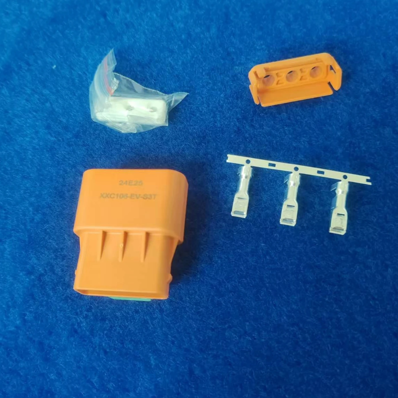 

Male Female Connector Plug Charger Connector XXC106-EV-S3T