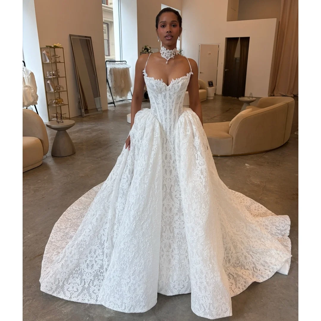 

Свадебные платья Princess Sweetheart с тонкими бретелями, кружевным корсетом, шлейфом и изысканным дизайном, на заказ.