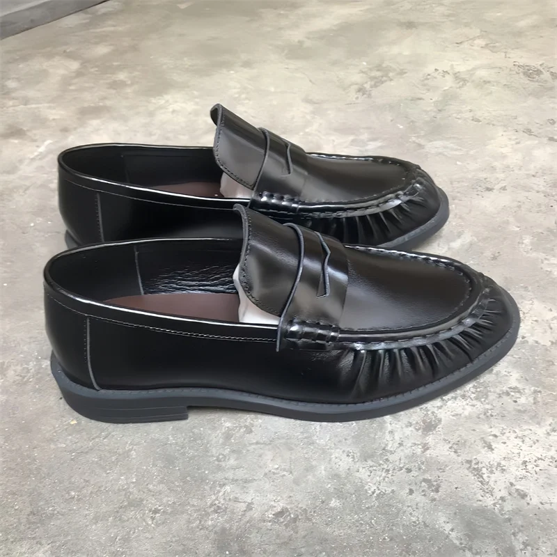 The Classic Silhouette of the New French Retro Flat Bottomed Loafers Is Made of Pure Handmade Soft Calf Leather with Leather Lin