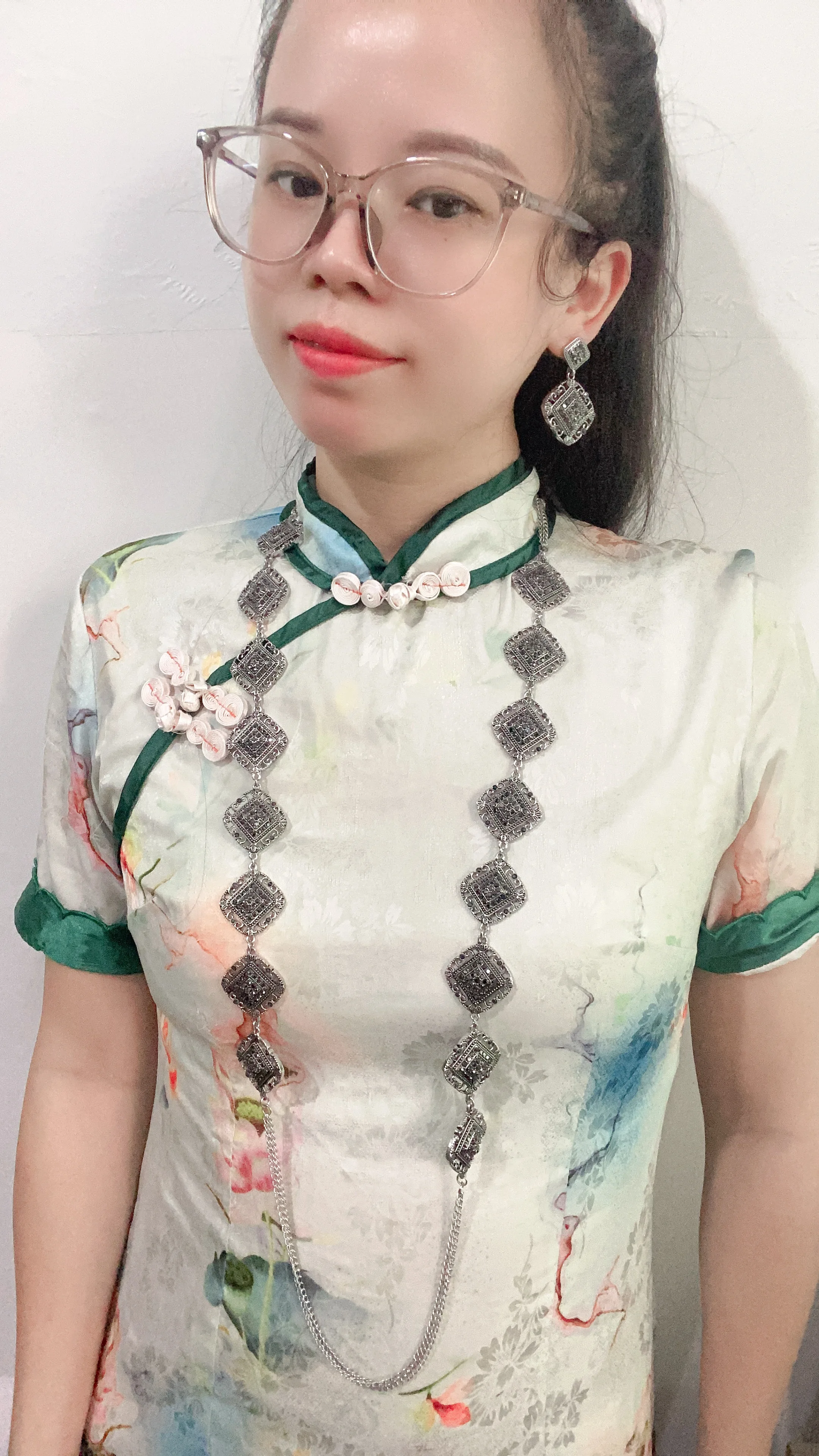 Ethnic Retro Hollow Filigree Long Chain Jewelry Set Moroccan Ladies Statement Necklace Earrings Dark‑Tone Metal Wedding Banquet