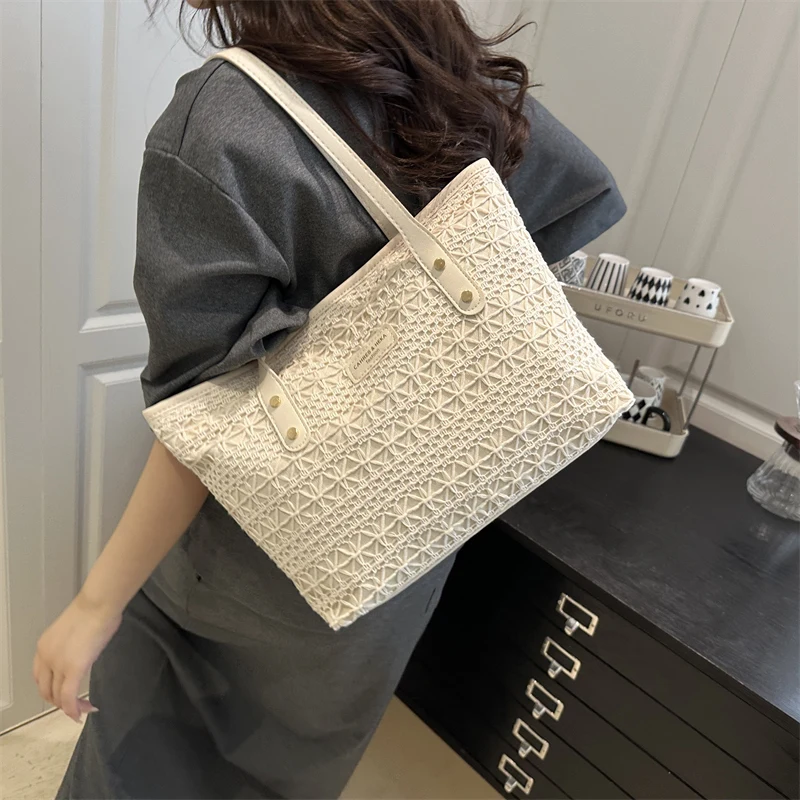 2025 New Summer Beach Vacation Large Capacity Casual Shoulder Commuter Tote Bag Woven Grass Style Handbag for Young Adults