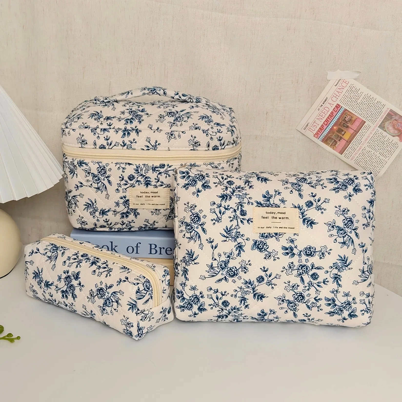 Blue Floral Print Makeup Bag Quilted Cotton Large Capacity Portable Travel Cosmetic Organizer Toiletry Storage Pouch for Women
