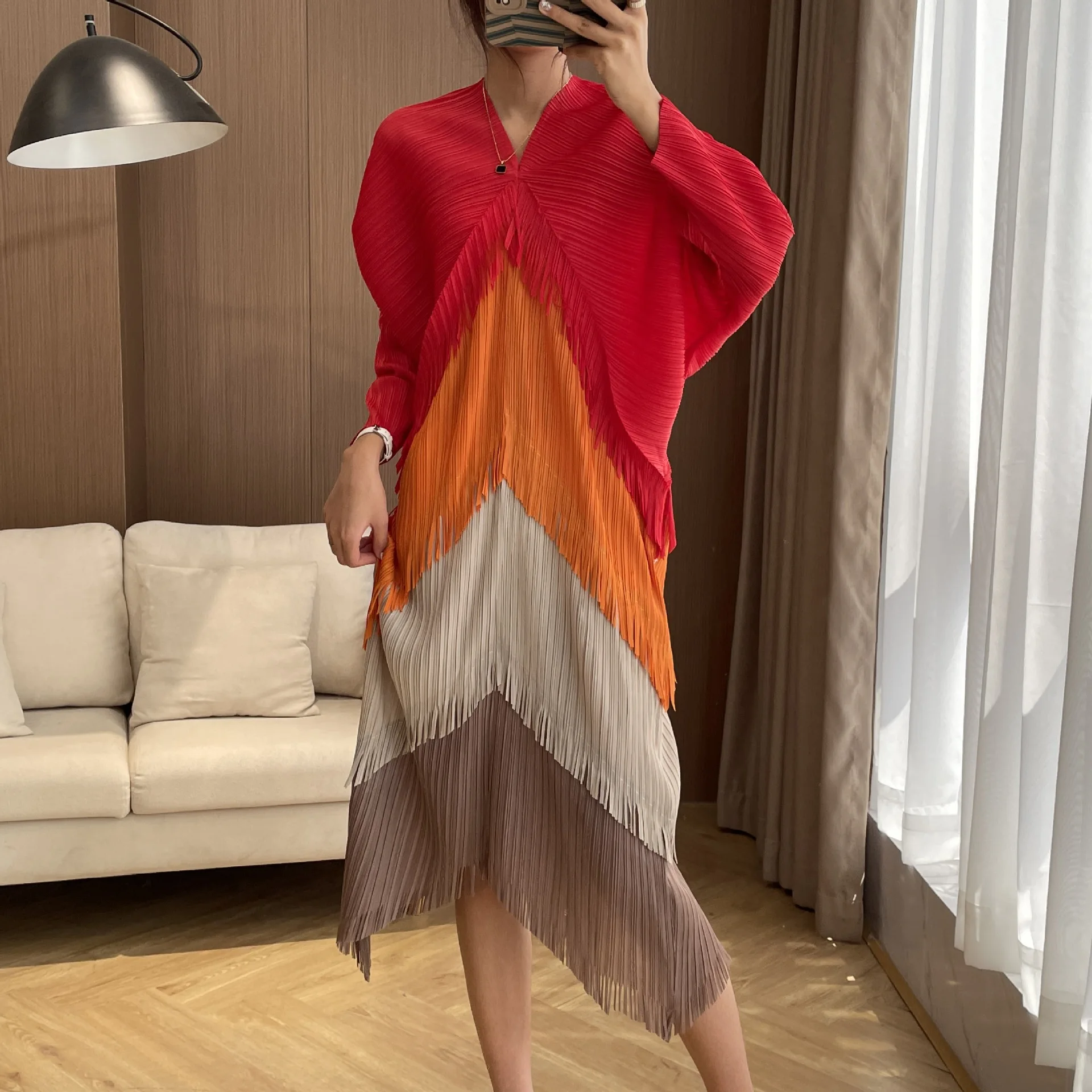 New Spring and Autumn V-neck Pleated Three House Bat Sleeves Mid Sleeve Dress Colored Fashion Tassel Mid Length Slim Dress