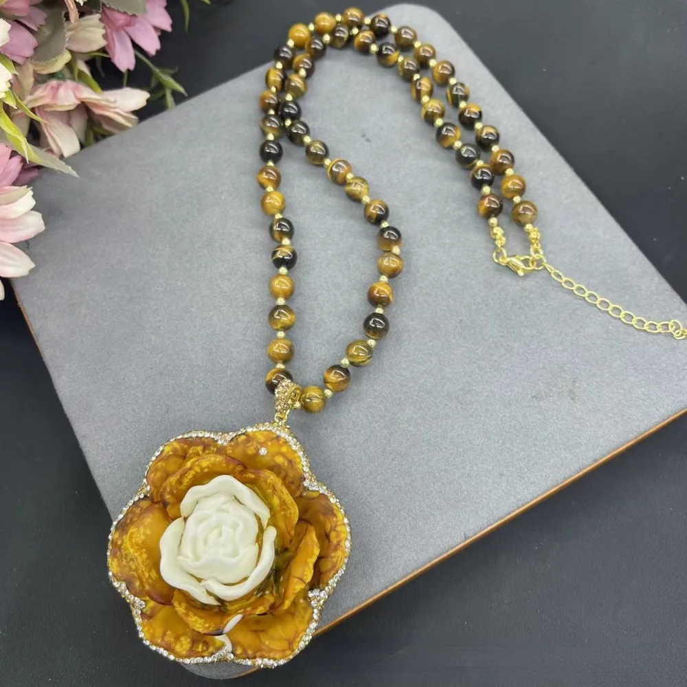 

Peony Pendant Necklace for Women's Personalized and Popular Simple Tiger Eye Stone Lady Clothing Accessories Exquisite Jewelry