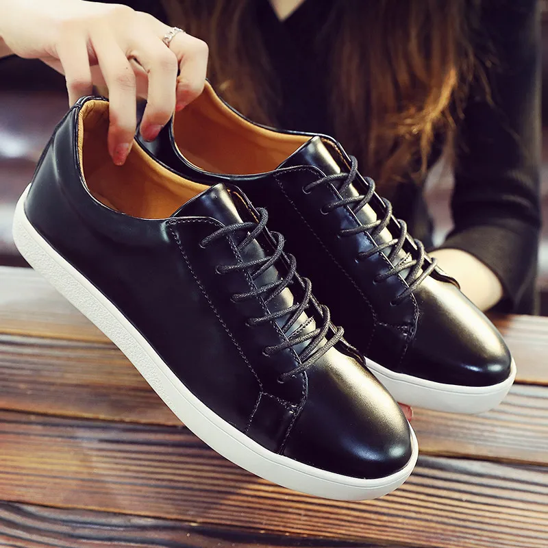 men casual Sneakers Anti-slip 2023 new Genuine Leather Men Platform shoes lace up Autumn Fashion Shoes men flats footwear