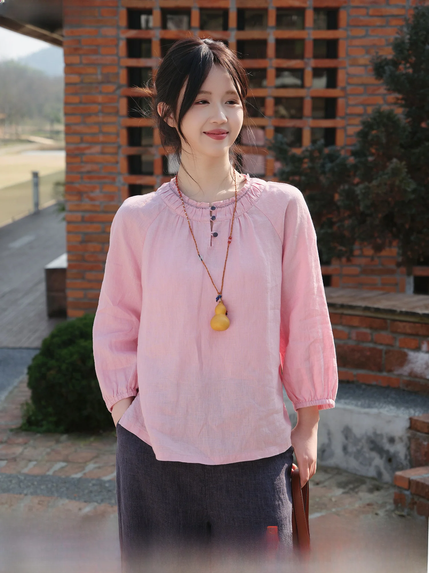 

Artistic round Neck Linen Shirt Women's Loose Fit Long Sleeve Breathable Comfortable Spring Fashion Traditional Chinese Style