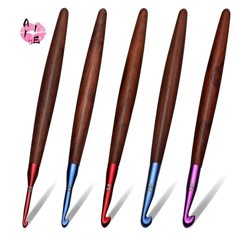 A11E-Crochet Hooks Set, Ergonomic Wooden Handle Crochet Hooks For Arthritic Hands, 5 Pcs Set - 3.0Mm To 7.0Mm
