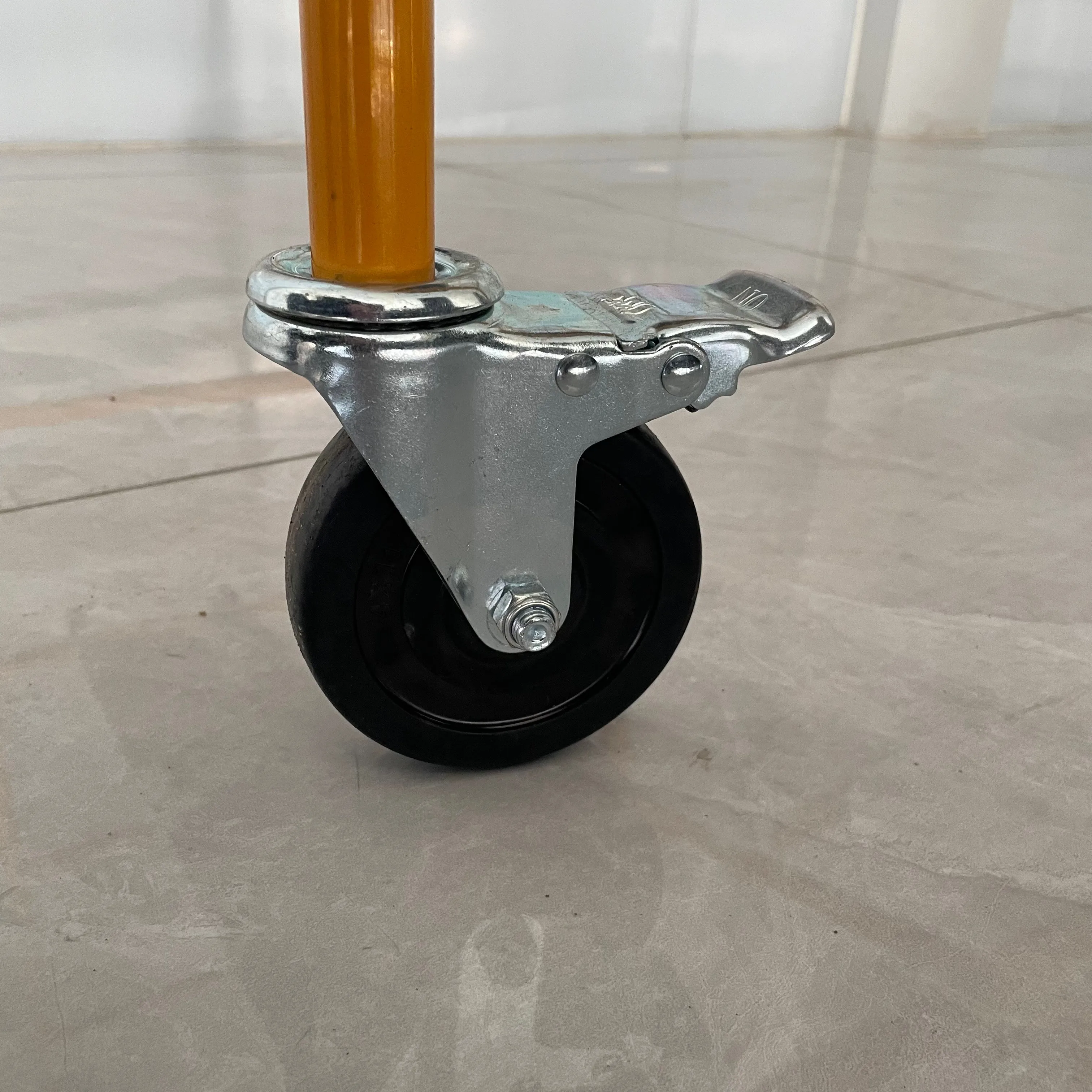 Equipamento de construção e construção de andaime de aço dobrável universal pequeno para materiais de construção