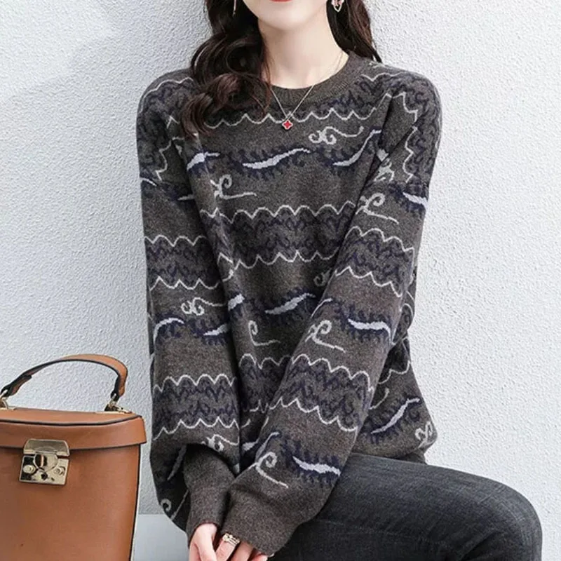 New Autumn and Winter Fashion Versatile Jacquard Slim Round Neck Loose Temperament Reduced Age Casual Knitted Women\'s Sweater